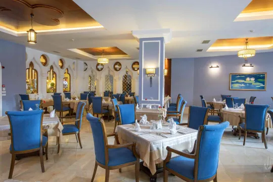 SHERWOOD EXCLUSIVE LARA Restaurants