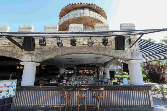 SHERWOOD EXCLUSIVE LARA Restaurants