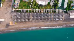 SIAM ELEGANCE HOTELS-SPA Pools & Beach