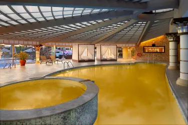SIANJI WELL BEING RESORT Pools & Beach