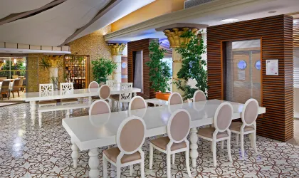 SIANJI WELL BEING RESORT Restaurants