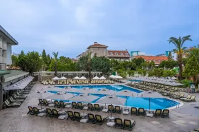 SIDE BREEZE Pools & Beach