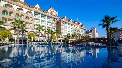 SIDE CROWN PALACE Pools & Beach