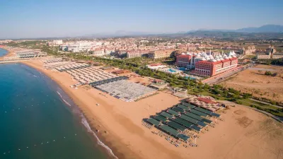 SIDE CROWN PALACE Pools & Beach