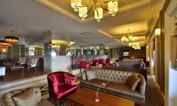 SIDE CROWN SERENITY Lobby
