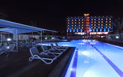 SIDE KUM HOTEL Pools & Beach