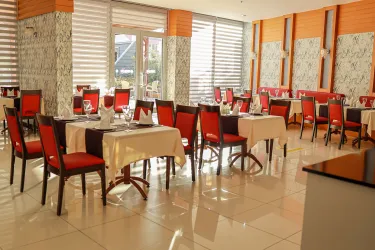 SIDE KUM HOTEL Restaurants