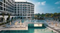 SIDE MOON PALACE HOTEL Pools & Beach