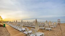 SIDE MOON PALACE HOTEL Pools & Beach