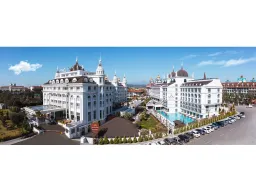SIDE ROYAL PALACE Pools & Beach