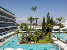 SIDE STAR ELEGANCE Pools & Beach