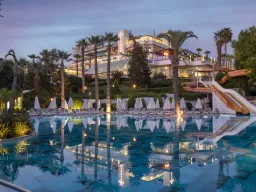 SIDE STAR ELEGANCE Pools & Beach