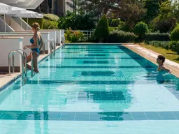 SIDE STAR ELEGANCE Pools & Beach