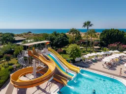 SIDE STAR RESORT Pools & Beach