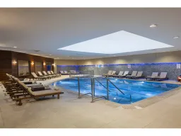 SIDE STAR RESORT Pools & Beach