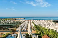 SIDE STORY RESORT AND SPA HOTEL Pools & Beach