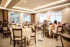 SIDE WEST PARK Restaurants