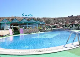 SIESTA BEACH APART Pools & Beach