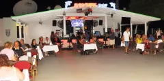 SIESTA BEACH APART Bars