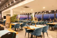 SIGNATURE BLUE RESORT Restaurants