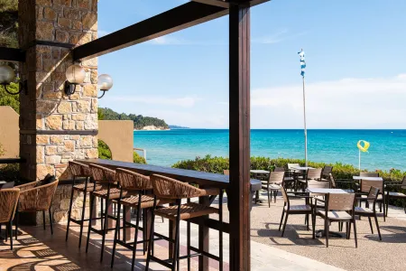 SIMANTRO BEACH HOTEL Bars
