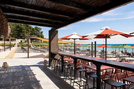 SIMANTRO BEACH HOTEL Bars