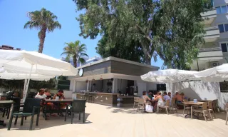 SIMPLY FINE HOTEL ALIZE Restaurants