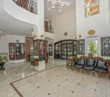 SINATRA HOTEL Lobby