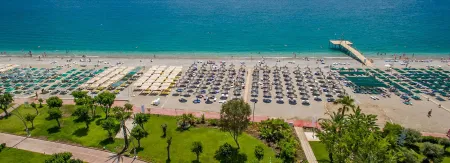 SINATRA HOTEL Pools & Beach