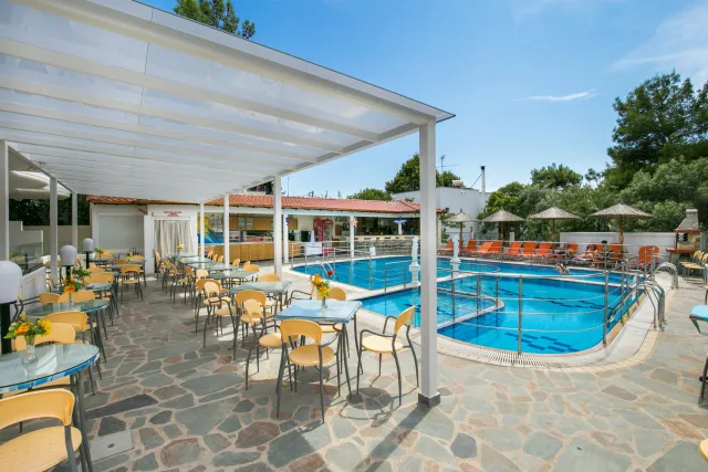 SIRINES HOTEL Restaurants