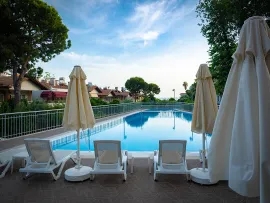 SIRMA HOTEL Pools & Beach