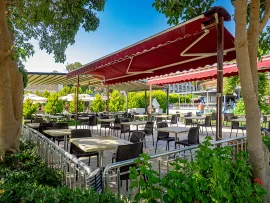 SIRMA HOTEL Restaurants