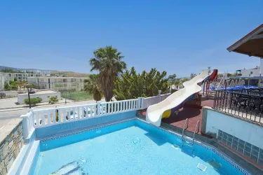 SMART HOLIDAY HOTEL Pools & Beach