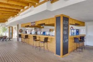 SMART HOLIDAY HOTEL Bars