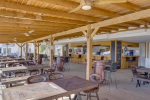 SMART HOLIDAY HOTEL Restaurants