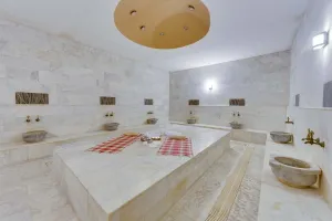 SMART HOLIDAY HOTEL Spa