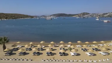 SMART STAY BEACH HOTEL Pools & Beach