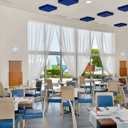 SOL LUNA BAY RESORT Restaurants