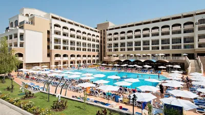 SOL NESSEBAR BAY Pools & Beach