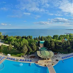 SOL NESSEBAR PALACE Pools & Beach