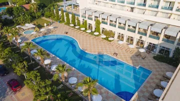 SOLIVIA HOTEL Pools & Beach