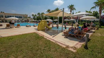 SOLIVIA HOTEL Pools & Beach