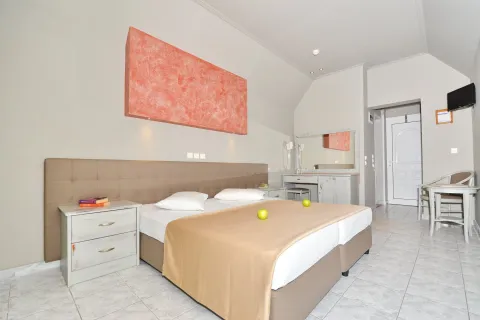 SOUSOURAS HOTEL Rooms