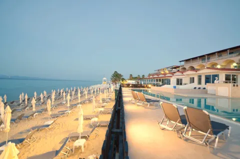 SOUSOURAS HOTEL Pools & Beach