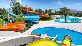 STARLIGHT RESORT HOTEL Pools & Beach