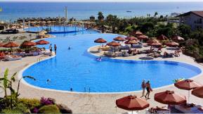 STARLIGHT RESORT HOTEL Pools & Beach