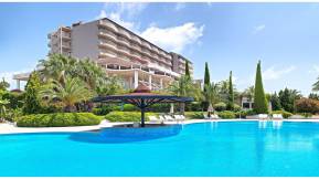 STARLIGHT RESORT HOTEL Pools & Beach
