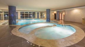 STARLIGHT RESORT HOTEL Pools & Beach