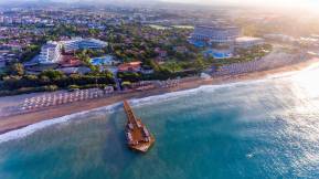 STARLIGHT RESORT HOTEL Pools & Beach