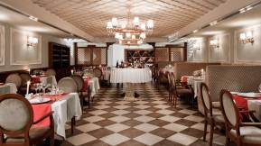 STARLIGHT RESORT HOTEL Restaurants